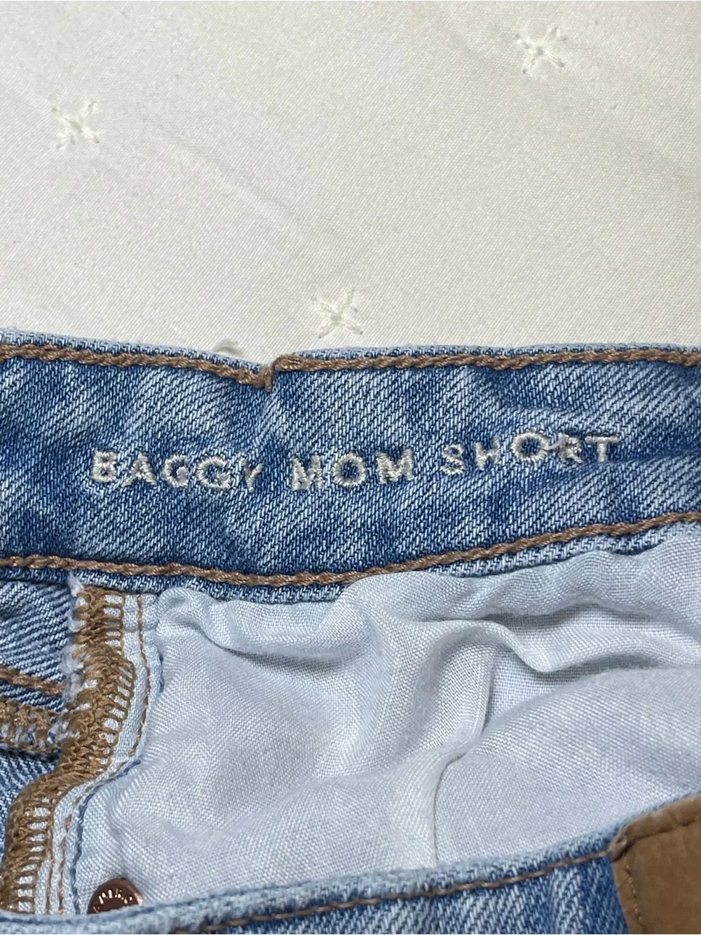American Eagle Women's Size 0 Baggy Mom Denim Shorts Distressed High Rise